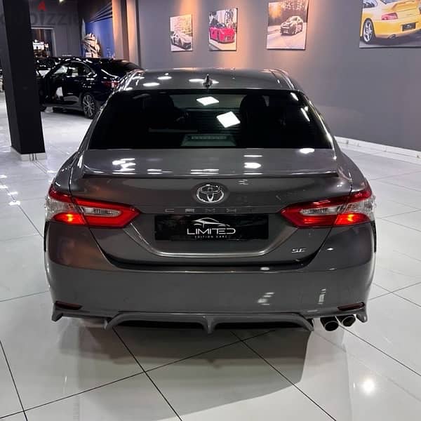 Toyota Camry 2019 4