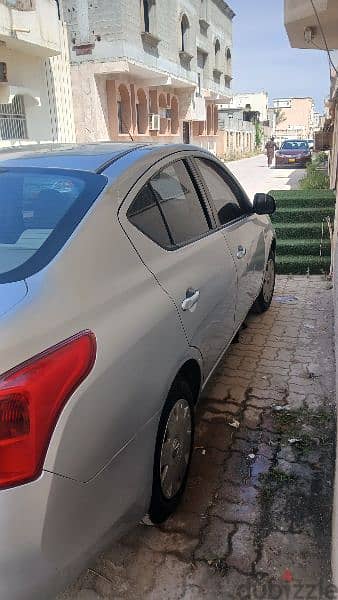 Nissan Sunny 2012 4