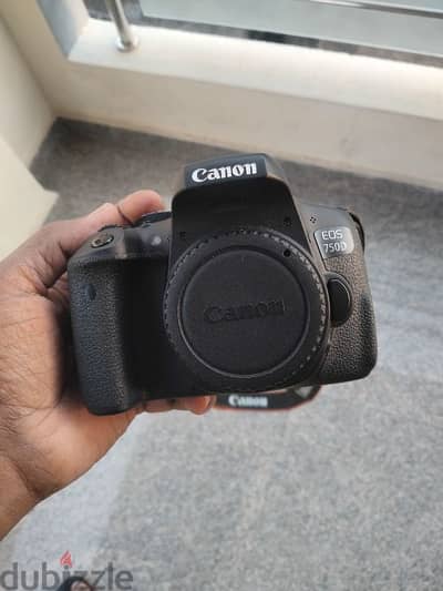 Canon 750D in mint condition. very less used.