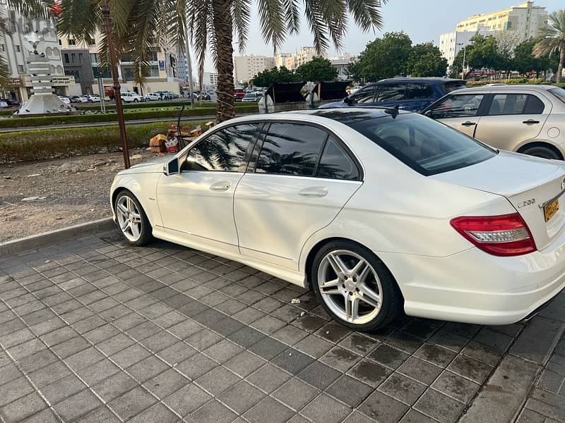 مرسيدس بنز AMG 200 2010 4