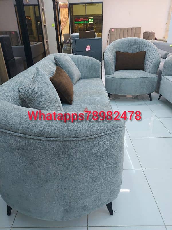 New sofa 8th seater avaliable 4