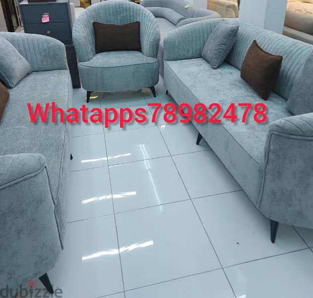 Sofa 8th seater avaliable 11