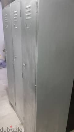 4 nos metal cupboard 0