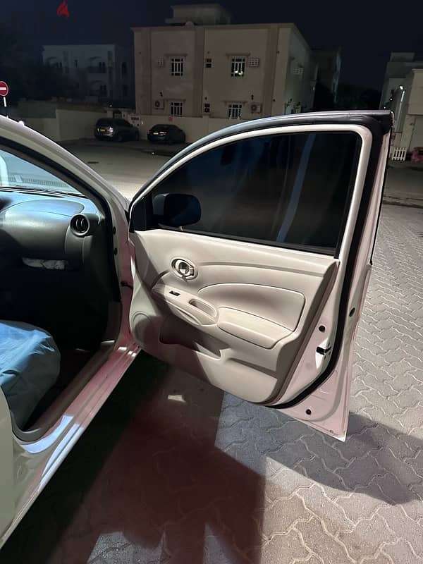 Nissan Sunny 2014 10