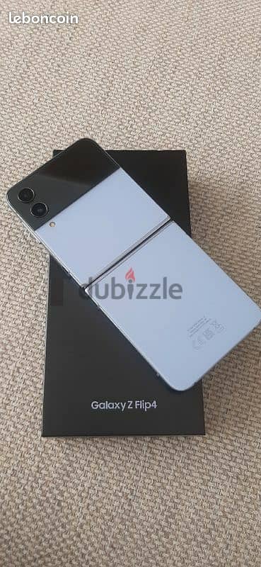 galaxy z flip4 2