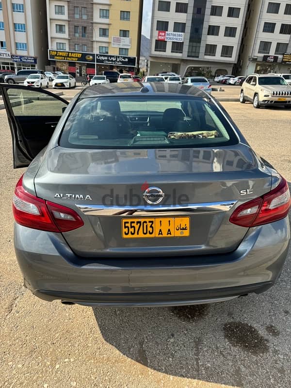 Nissan Altima 2018 4