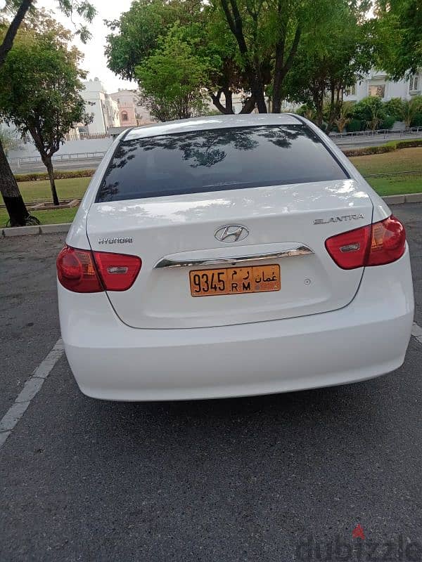 Hyundai Elantra 2011 1