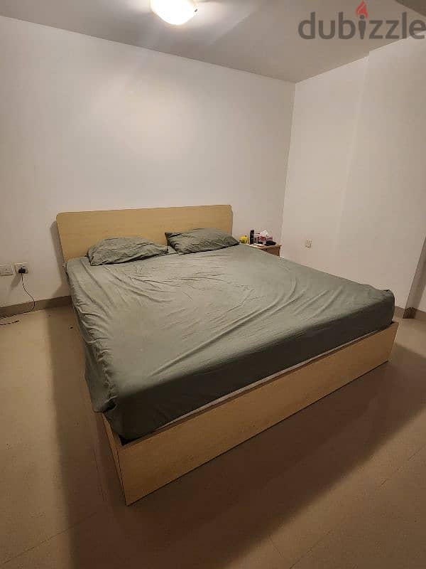 king size bed with mattress for sale 0