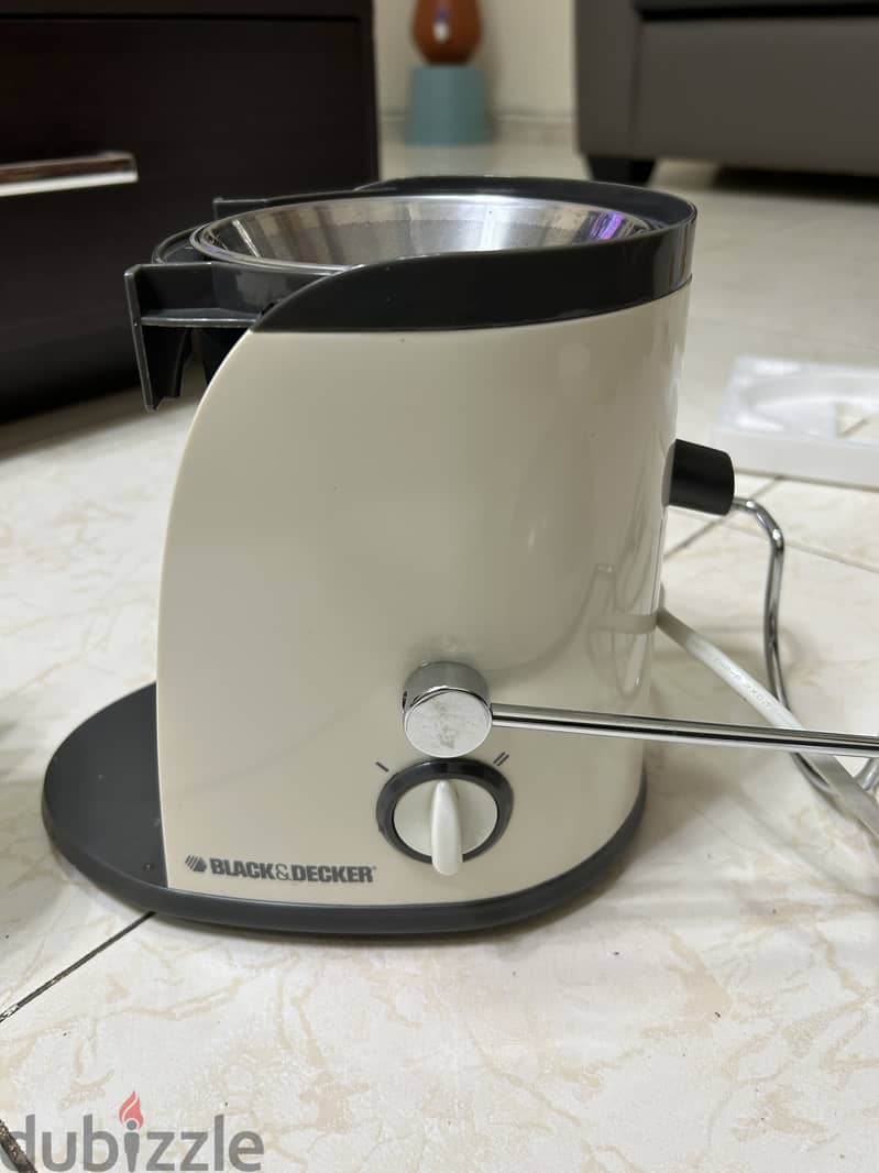 Black and Decker juice extractor - 400 W available for sale 2