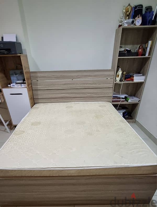 Queen bed 150x190 cm with storage box 1