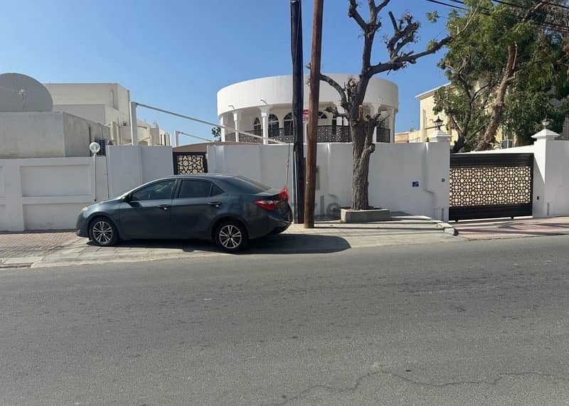 6Bhk located in Madinat Sultan Qaboos. 9