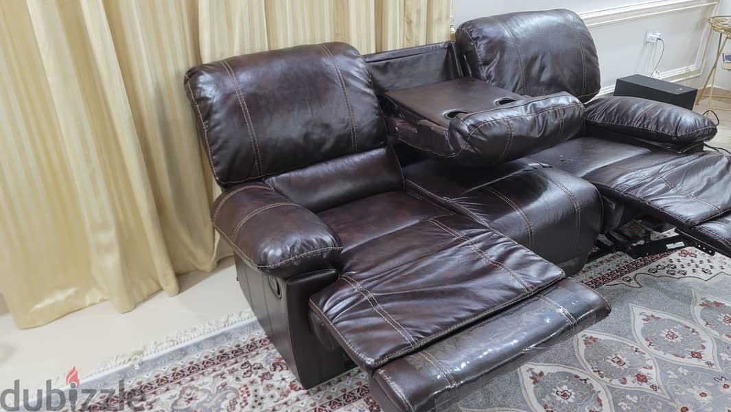 Leather Recliners/Sofas 2x 3 seater & 2x 2 seater with cup holders 5