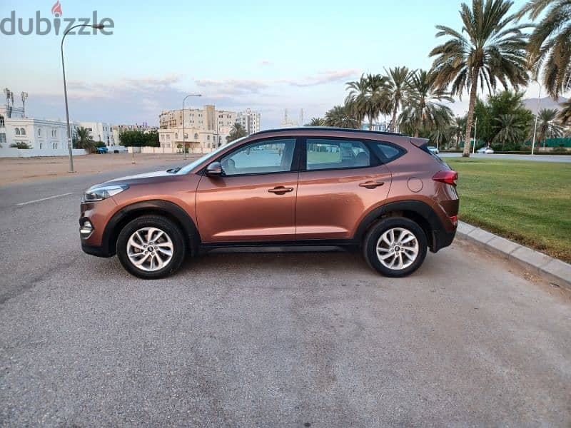 Hyundai tucson model 2018 good condition for sale. 6