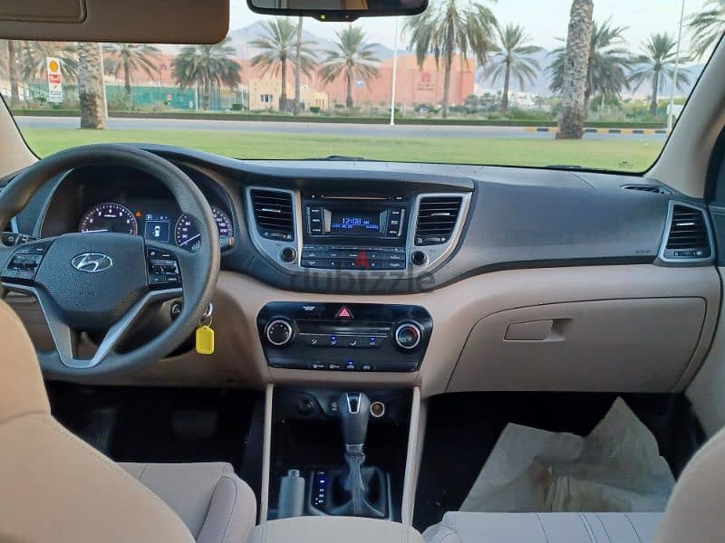 Hyundai tucson model 2018 good condition for sale. 9