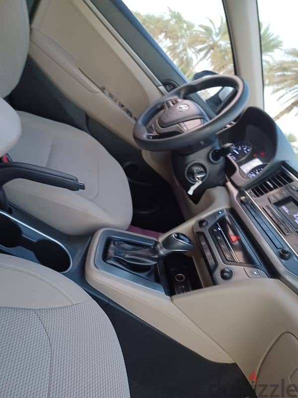 Hyundai Elantra 2017 "OMAN CAR" good condition for sale 14