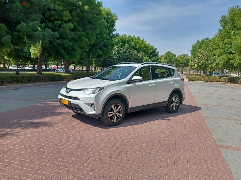 toyota rav4 model 2018 good condition for sale 0