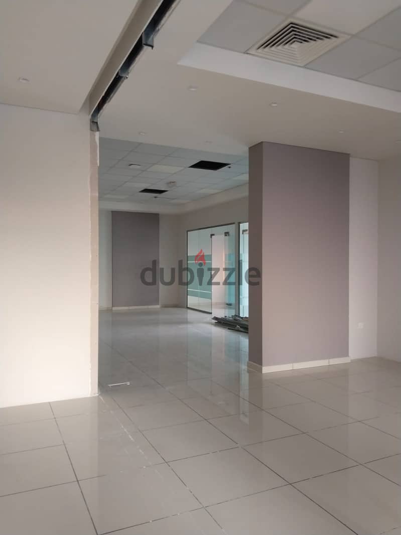 3Me10 Open space offices, perfect location in MQ 5