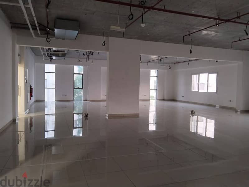 3Me10 Open space offices, perfect location in MQ 8