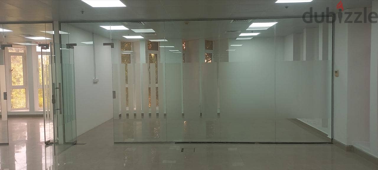 6Me1 Fabulous offices for rent in Qurum near Grand Hayat 5