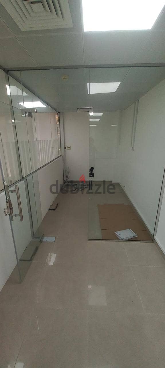 6Me1 Fabulous offices for rent in Qurum near Grand Hayat 8