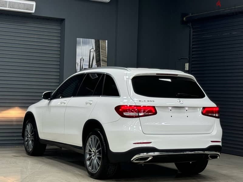 Mercedes-Benz GLC 300 2018 1