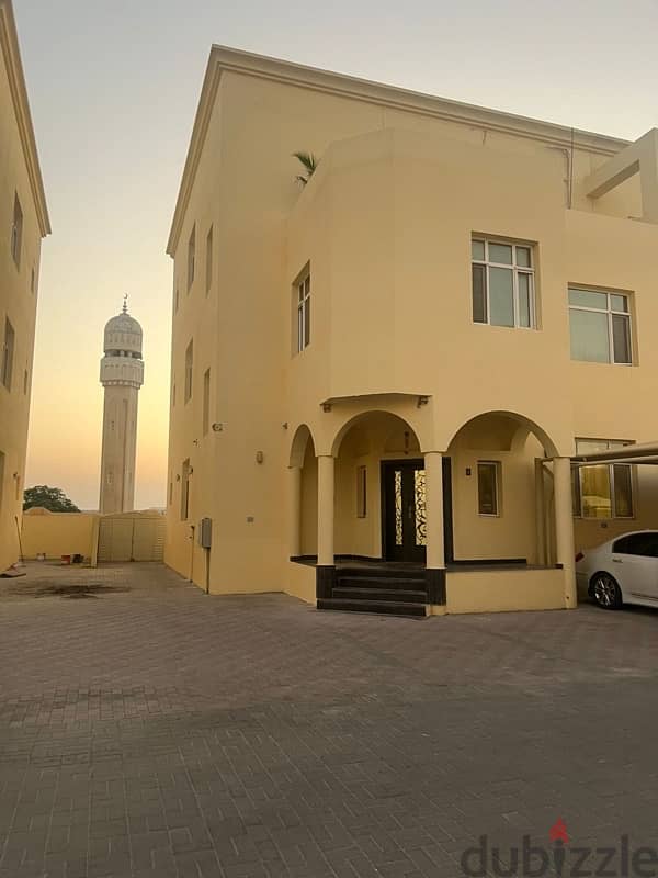 Luxurious Villa for Rent in Qurum Heights 0