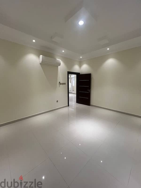 Luxurious Villa for Rent in Qurum Heights 12