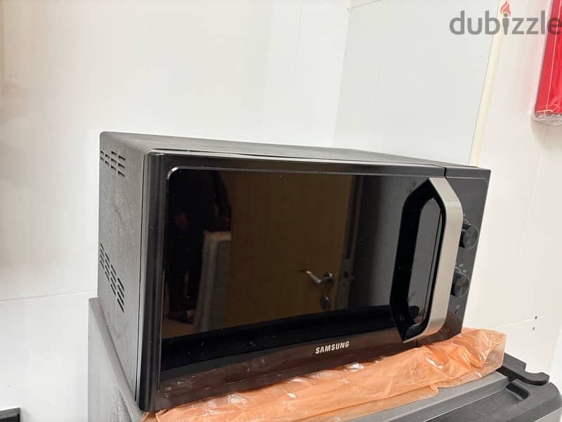 SAMSUNG MICROWAVE OVEN 1