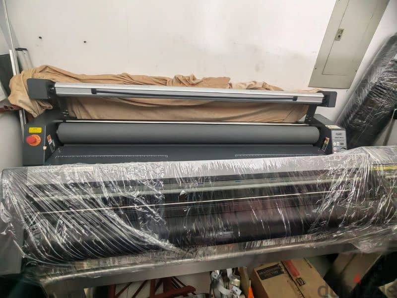 Elimination and plotter machine in excellent condition 1