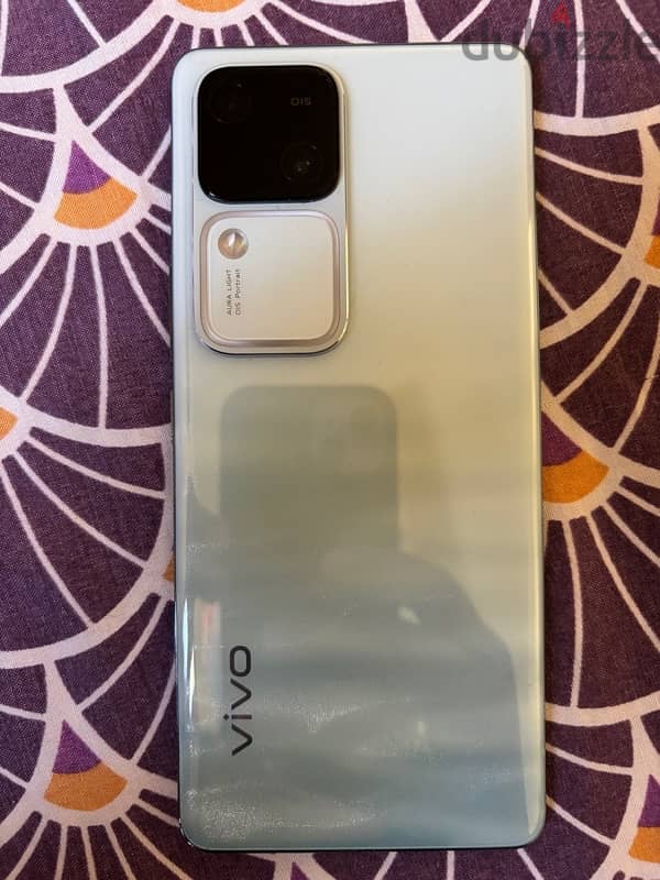 VIVO V30 With original charger 0