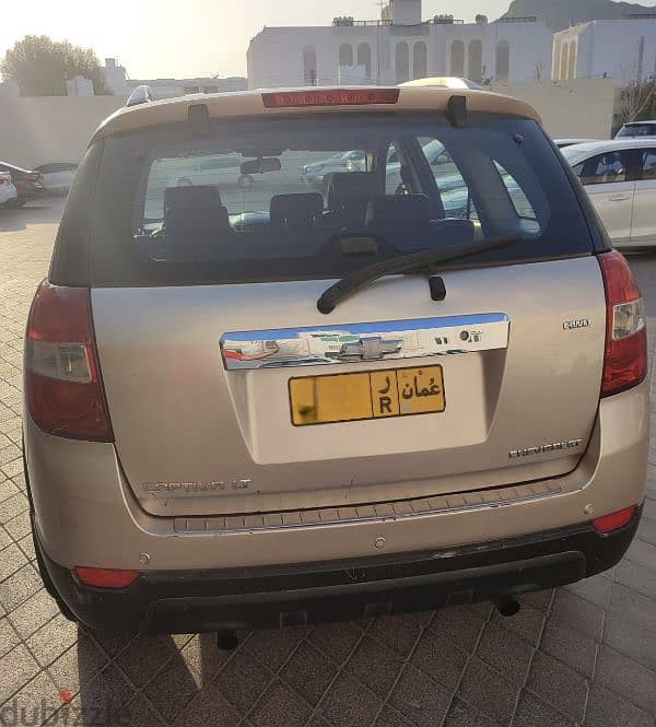 Chevrolet Captiva 2011 2.4 CC family use car 2