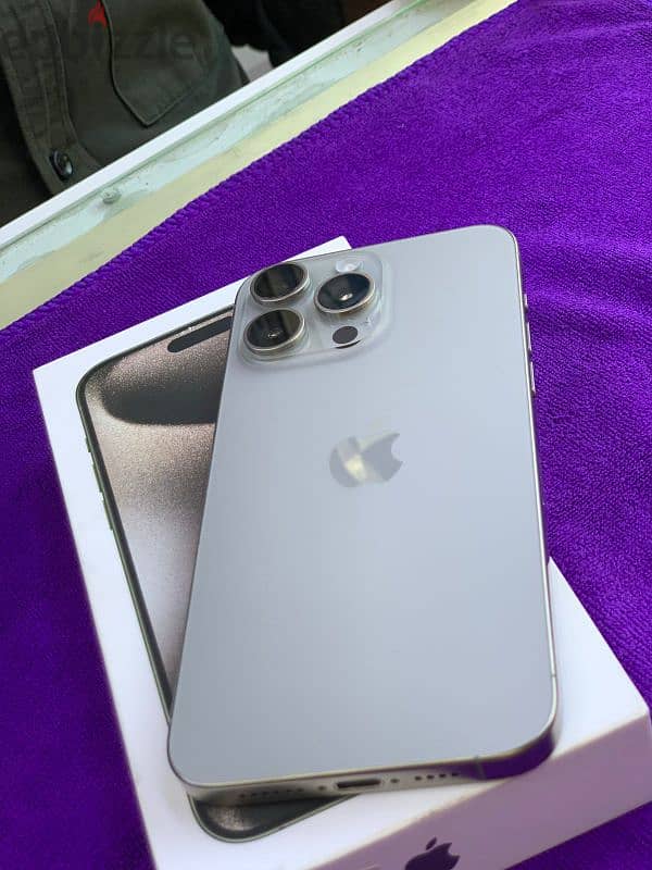 iPhone 15 Pro Max 256 GB with box one month use 4