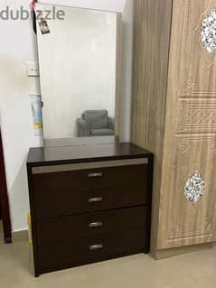 Good condition dressing table for sale 0