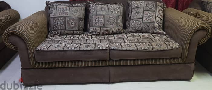 Used sofa 3+1+1 in good condition ideal for large halls.