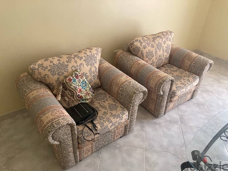 sofa ,glass table ,side bed table for sale Al qurom very clean excelln 0