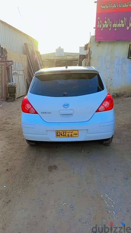 Nissan Versa 2011 1