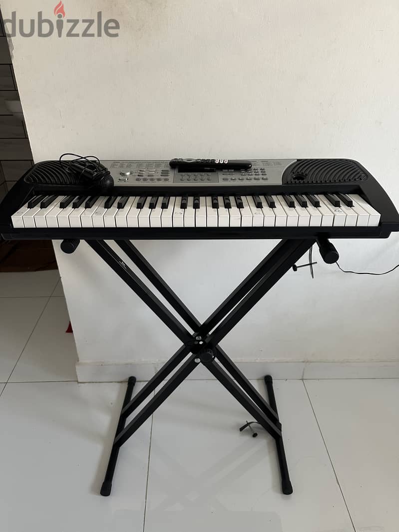 Ikon keyboard with stand 1