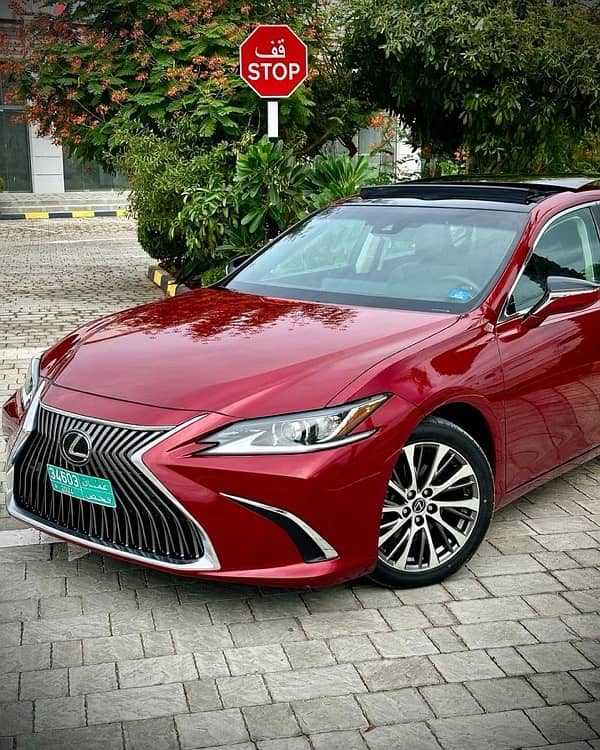 Lexus ES 350 2019 9