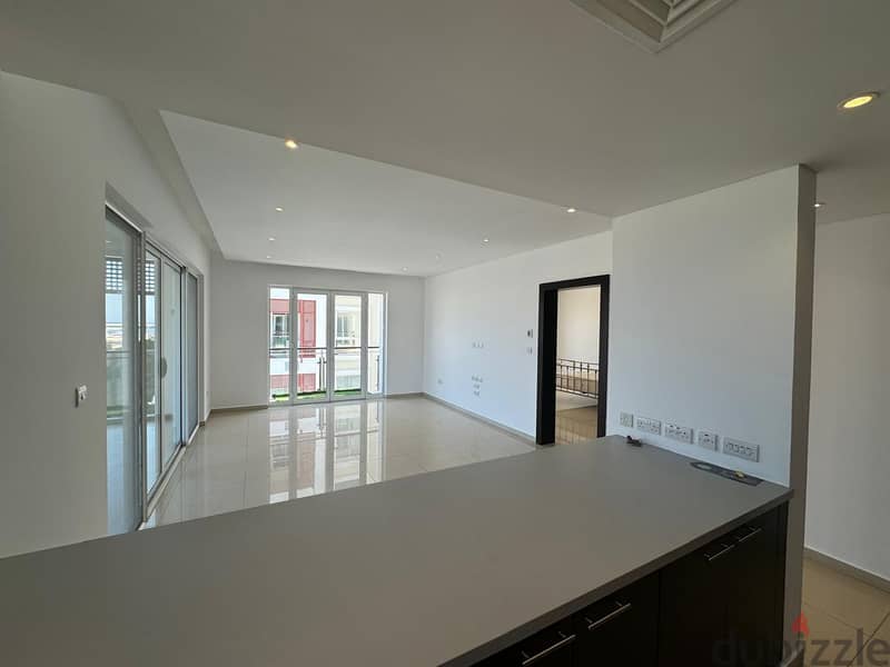 2 BR Spacious Apartment in Al Mouj with Sea Views 5