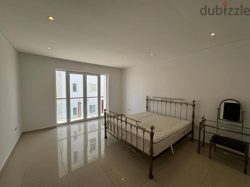 2 BR Spacious Apartment in Al Mouj with Sea Views 7