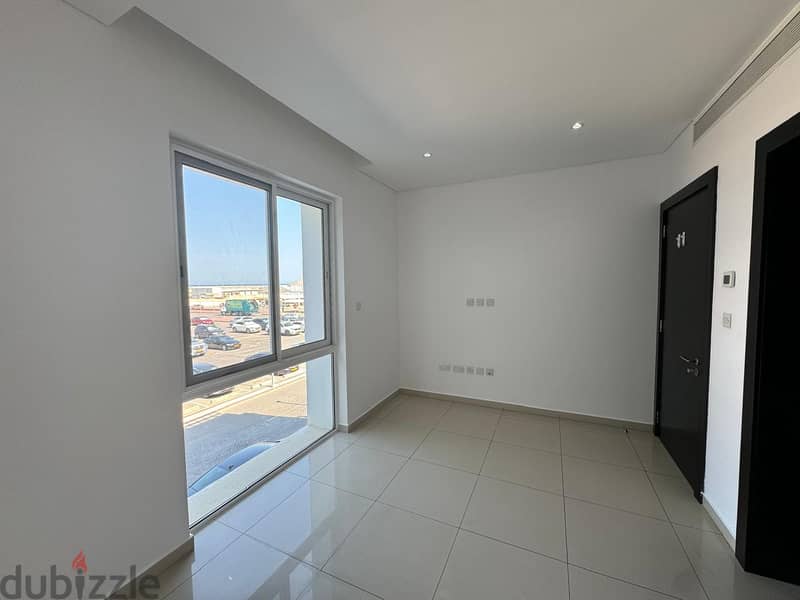 2 BR Spacious Apartment in Al Mouj with Sea Views 9