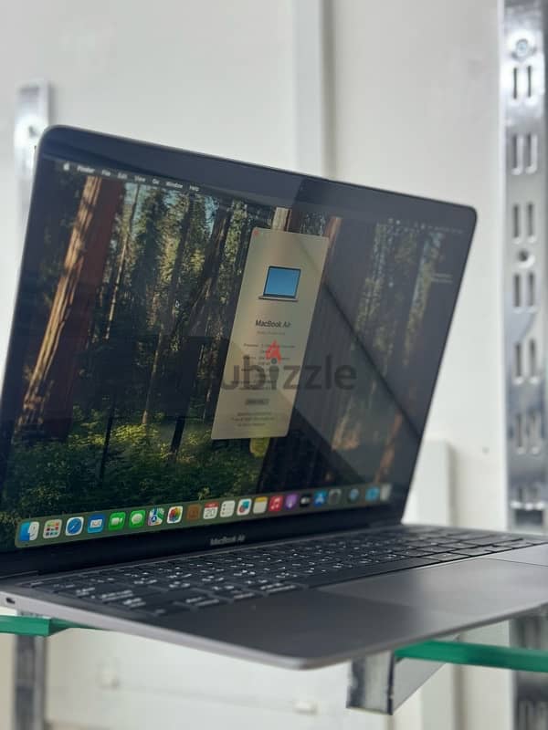 MacBook 2020 with Touch ID 16gb ram 3