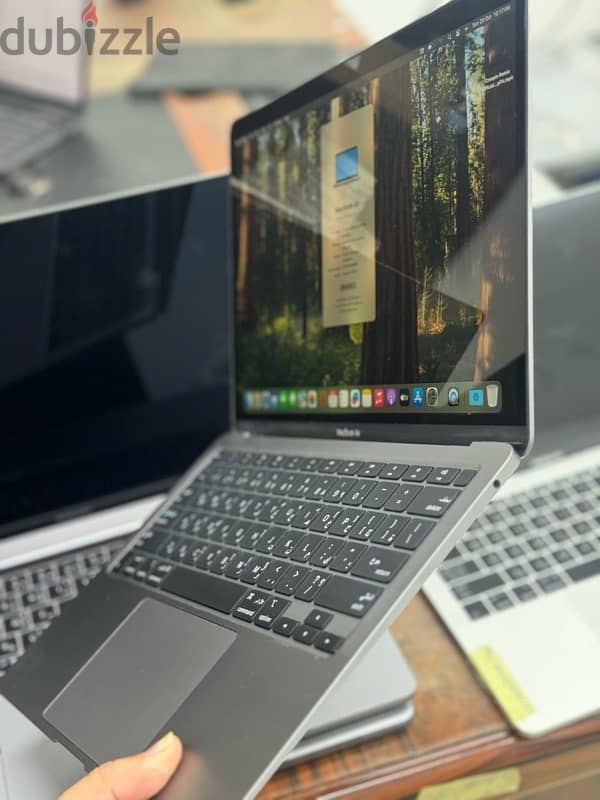 MacBook 2020 with Touch ID 16gb ram 5