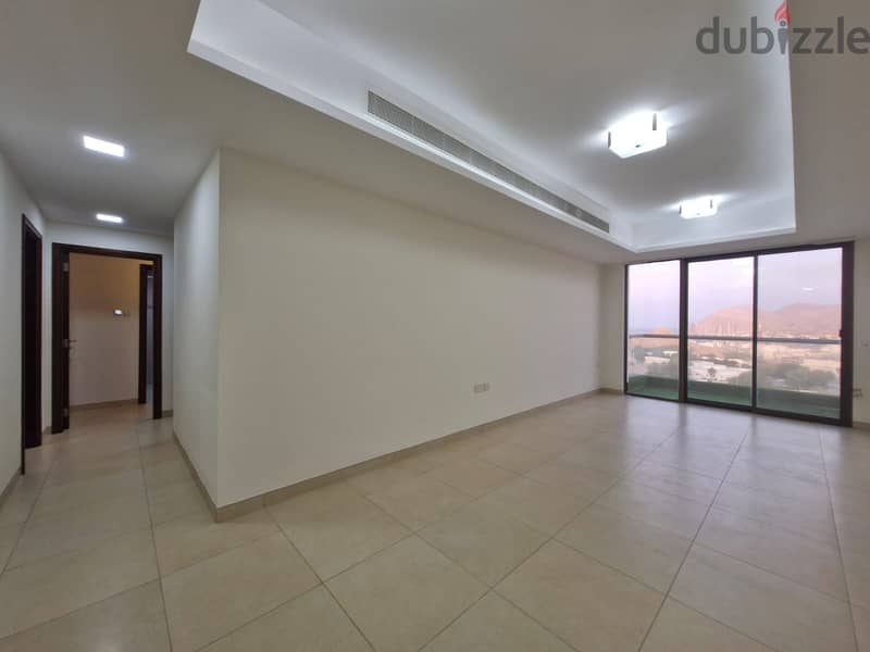 3 BR + Store Room Excellent Apartment in Qurum – Spacious w/ PDO View 3