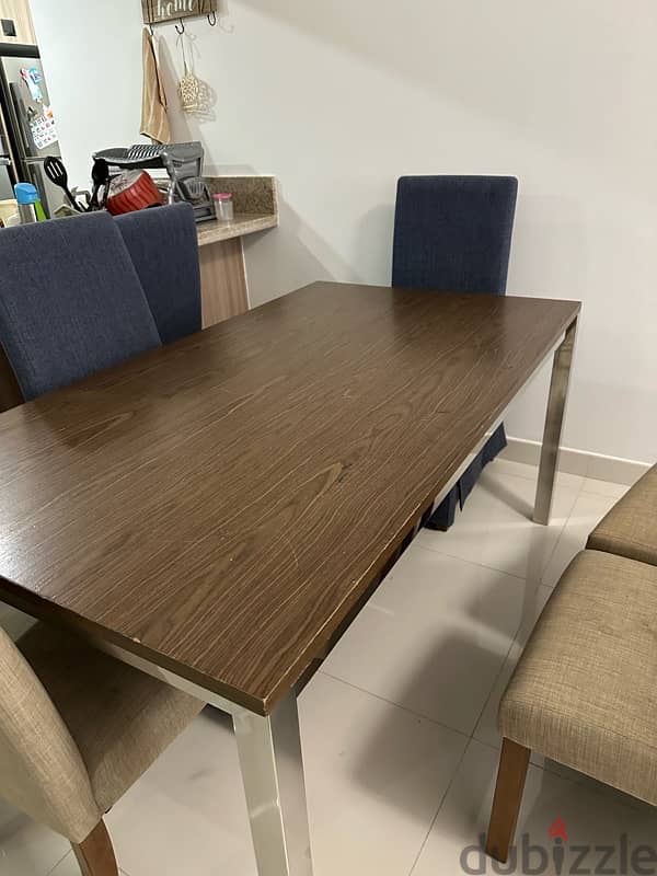 Dinning table, 4 chairs 1