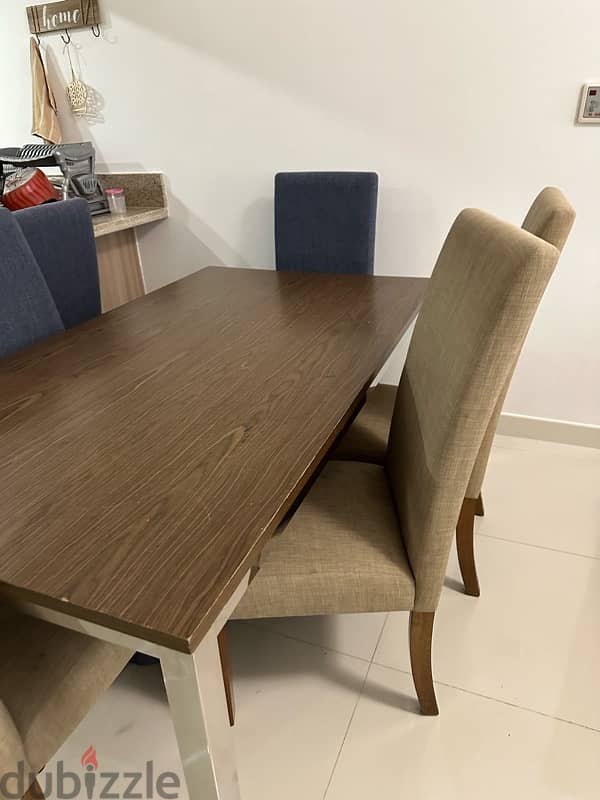 Dinning table, 4 chairs 2