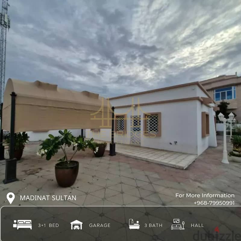 3 + 1 Villa in Madinat Sultan Qaboos 0