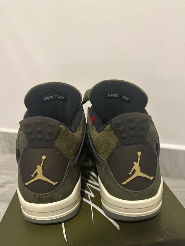 Jordan 4 craft olive 3