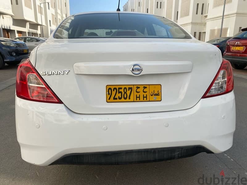 Nissan Sunny 2018 3