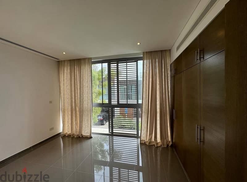 3Bhk Town House Villa located in Al Mouj. 5